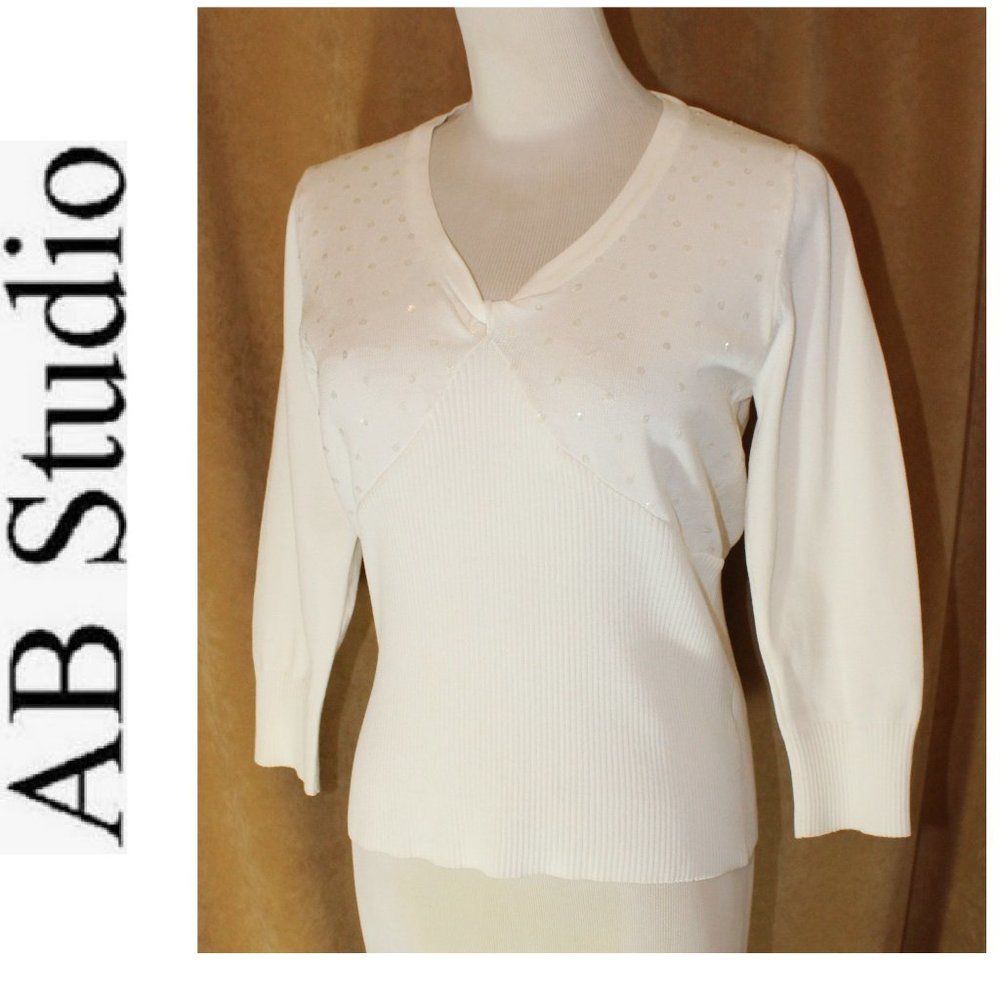 Very Comfy Sweater with pearl Sequence